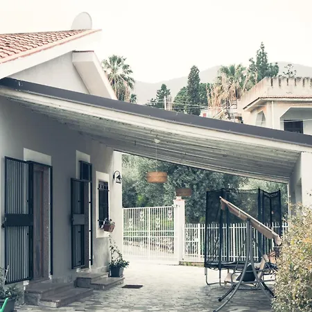 Casa Del Gelso Tra Palermo E Cefalu Holiday home Trabia